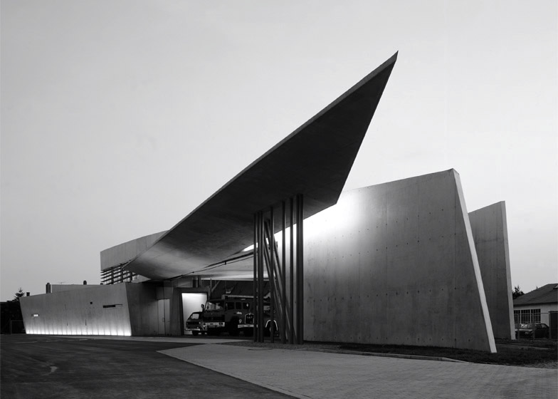 Vitra-Fire-Station_Christian-Richters_Zaha-Hadid_dezeen_784_8