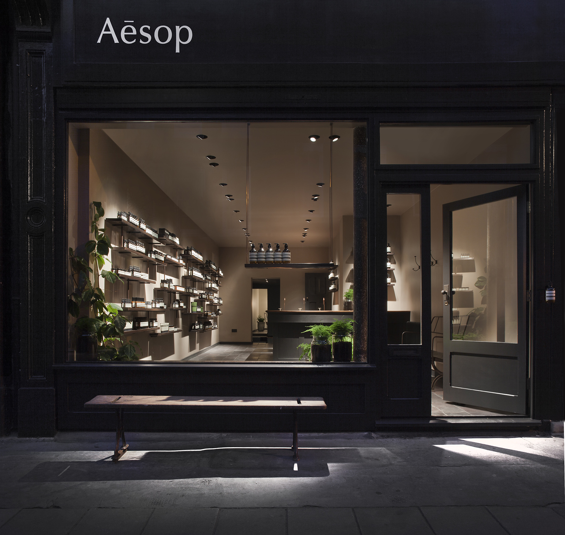 The Australian skincare's 12th UK store, located on the cobblestone lane of Lambs Conduit, meditation upon the street's history and past lives. Images via JamesPlumb.