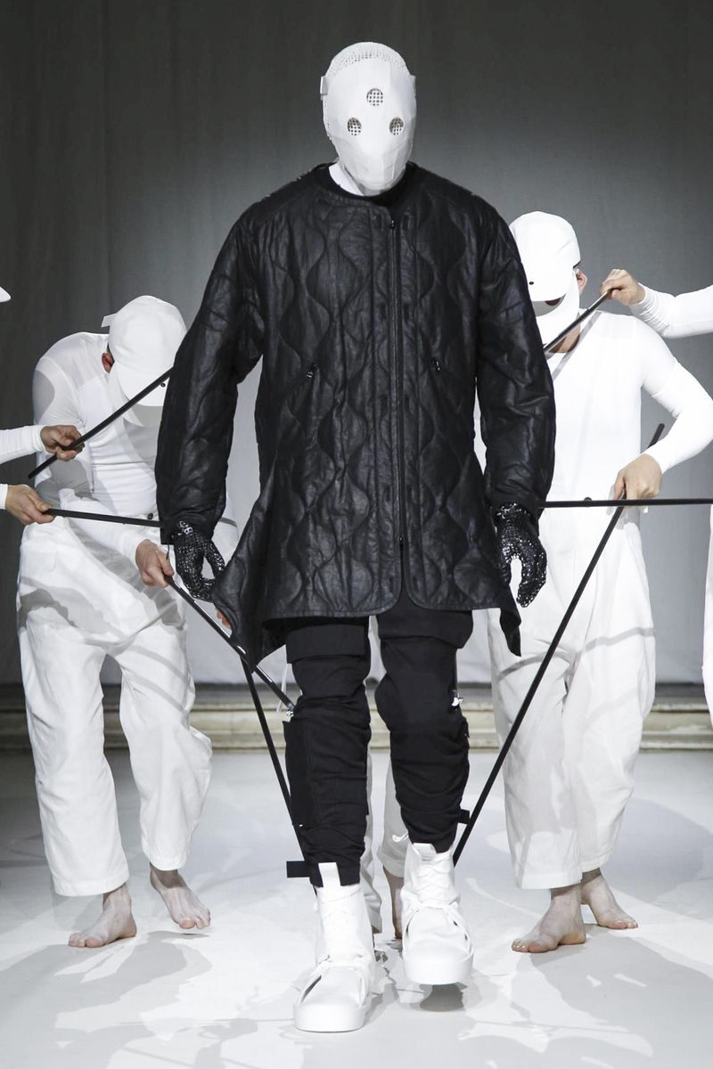 Aitor Throup SS17 (via NOWFASHION)